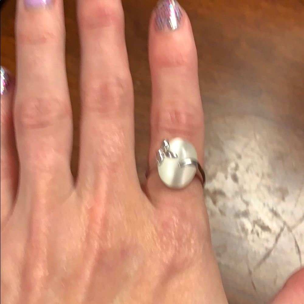 🤍 Oval Ring Size 6 🤍 - Picture 5 of 12